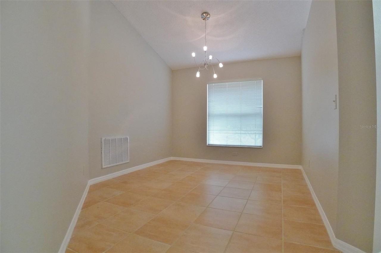 1557 Scotch Pine Drive - Photo 7 of 20