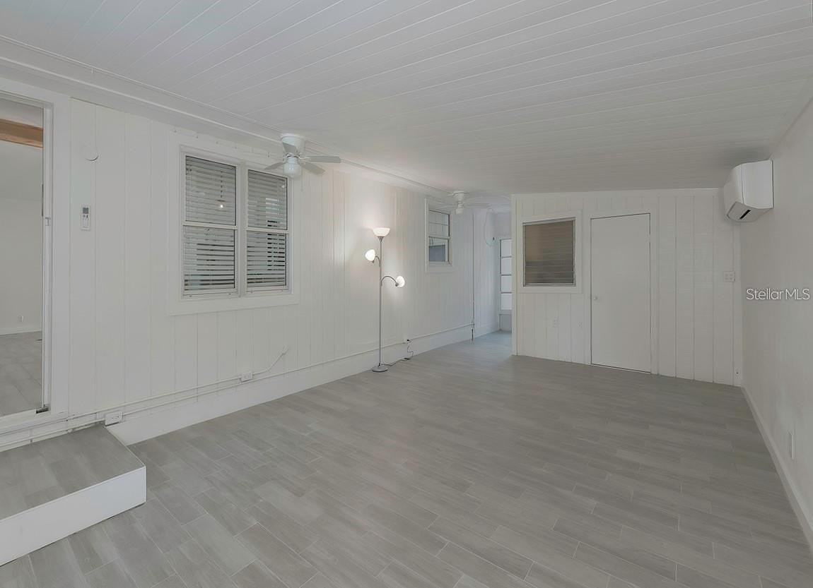 1428 Illinois Avenue - Photo 4 of 30