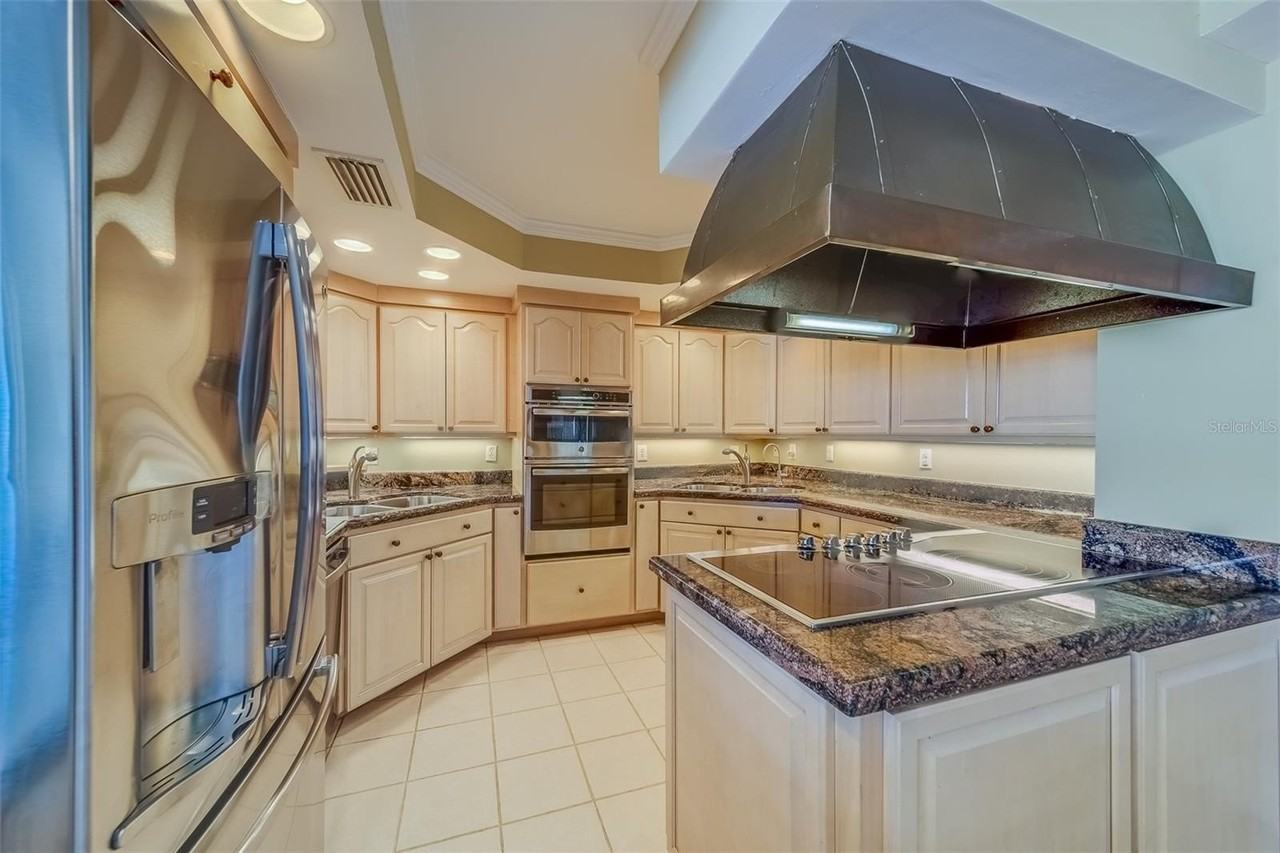 675 South Gulfview Boulevard #PH1 - Photo 5 of 43