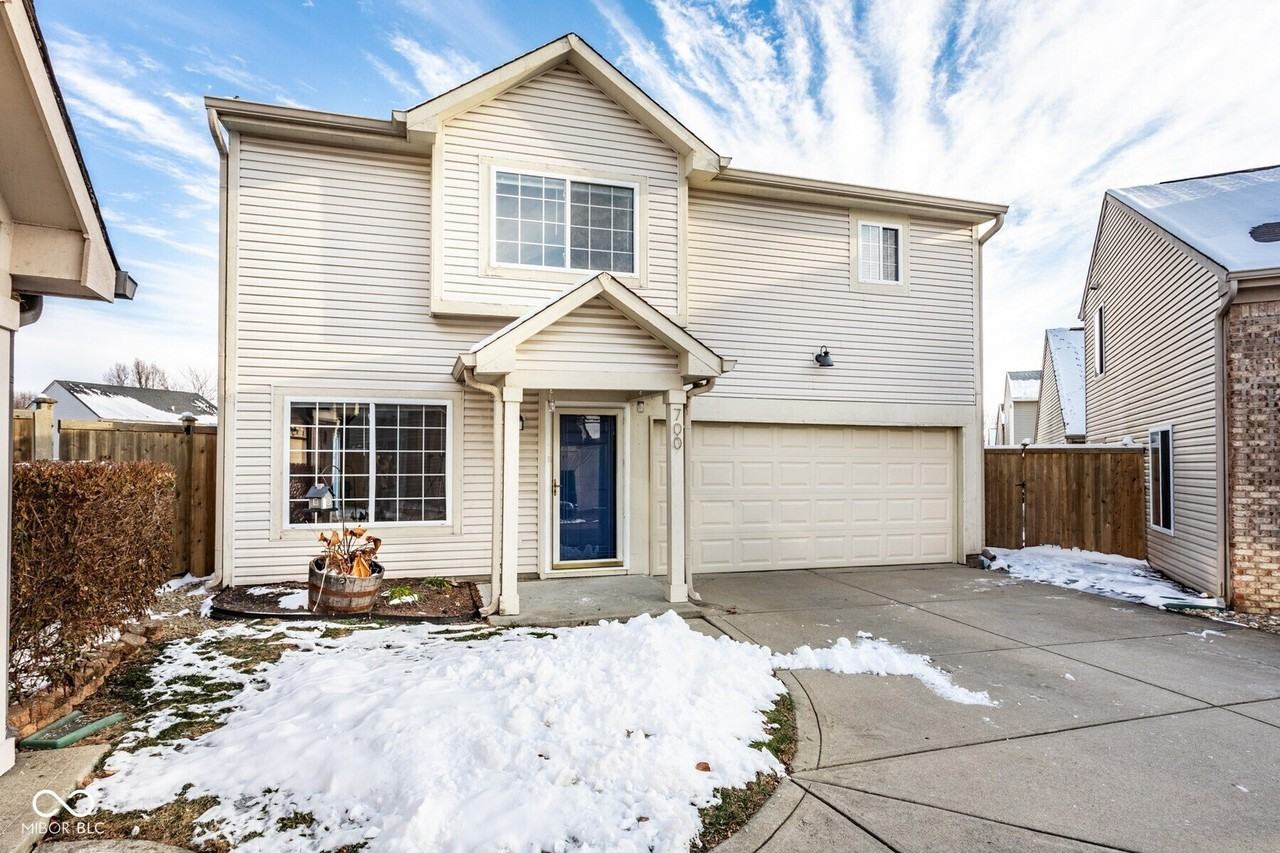 700 Mountain Pine Drive - Photo 2 of 27