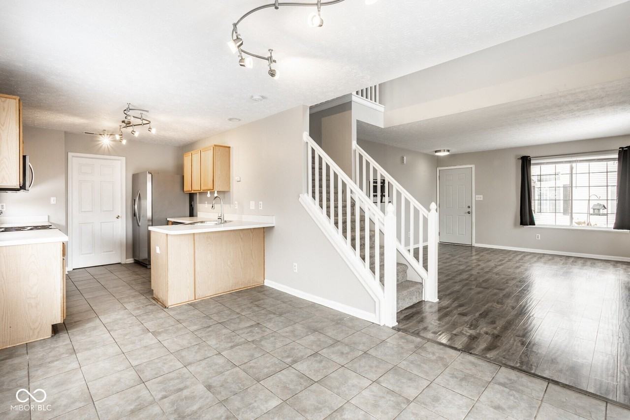 700 Mountain Pine Drive - Photo 7 of 27