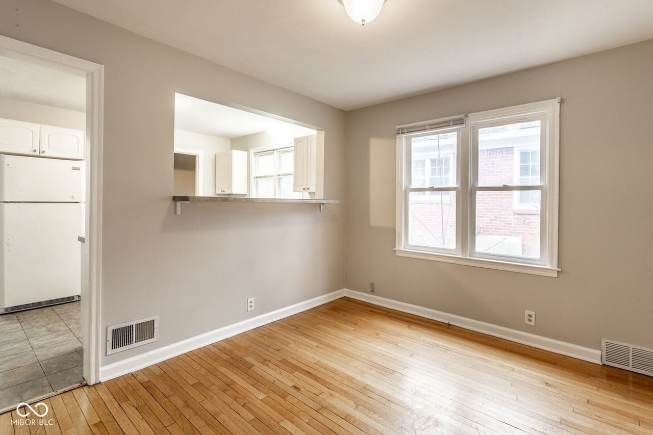 6147 Broadway Street - Photo 7 of 21