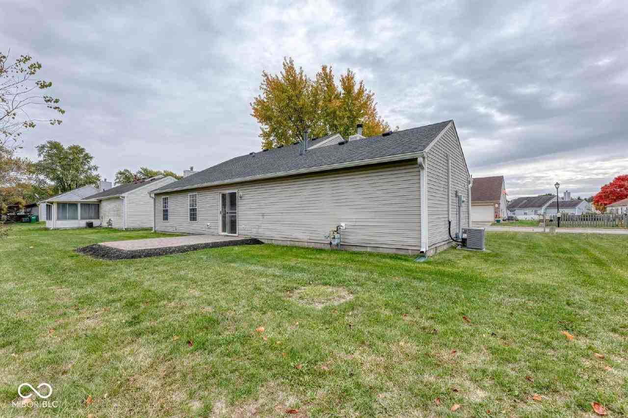 8520 Lincoln Court - Photo 4 of 23