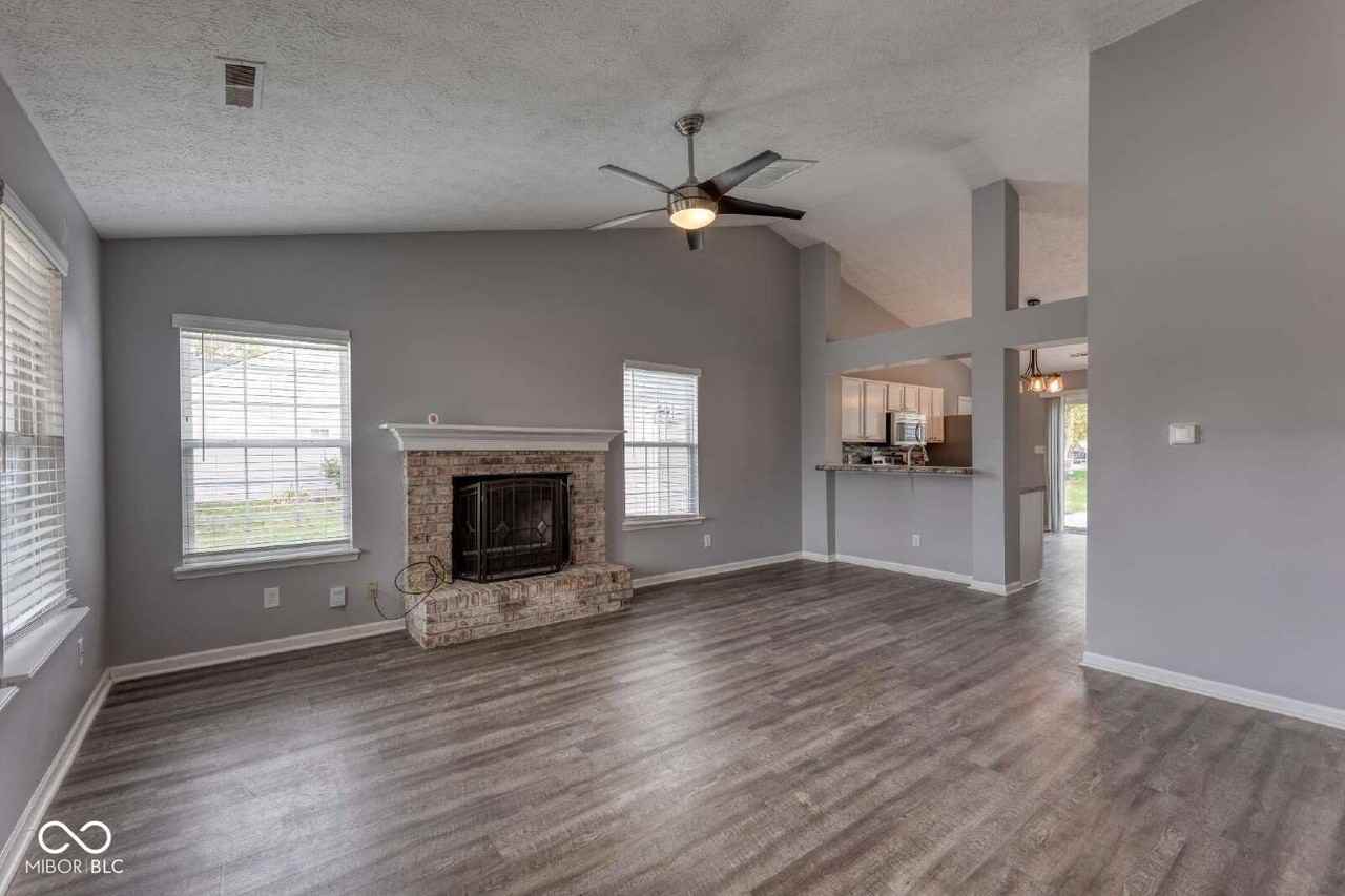 8520 Lincoln Court - Photo 6 of 23