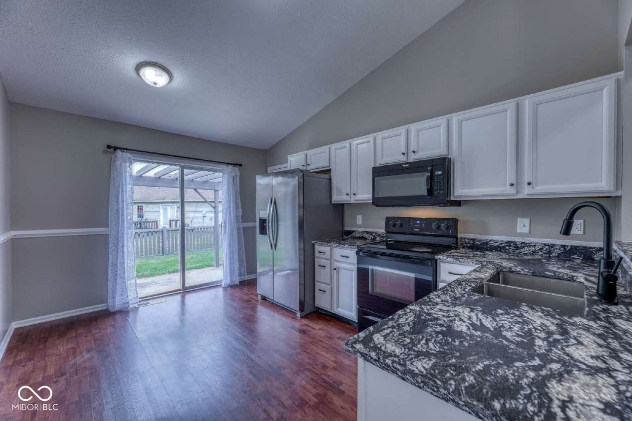 8496 Blacksmith Court - Photo 5 of 23