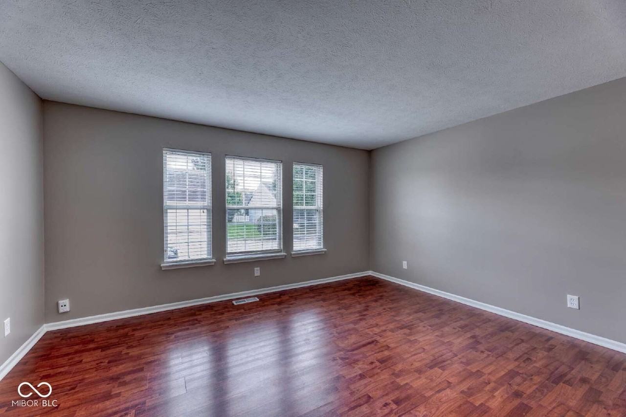 8496 Blacksmith Court - Photo 7 of 23