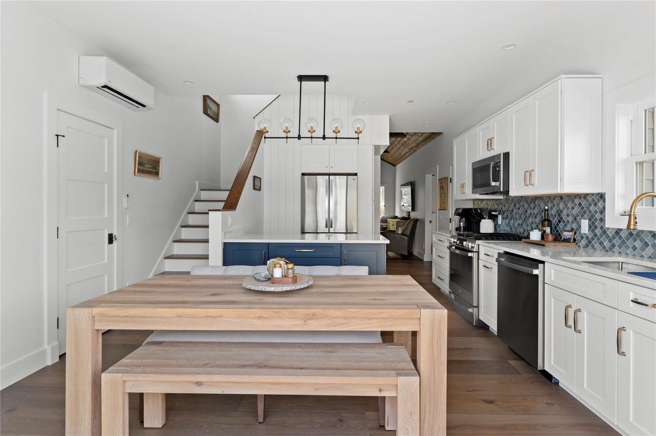 274 Cottage Walk - Photo 4 of 26