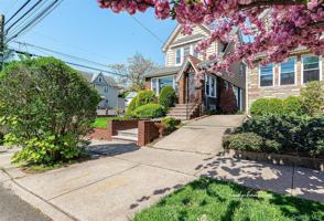 featured image of 71st Avenue