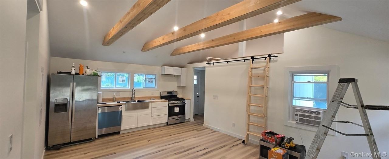 340 Main Street - Photo 5 of 10