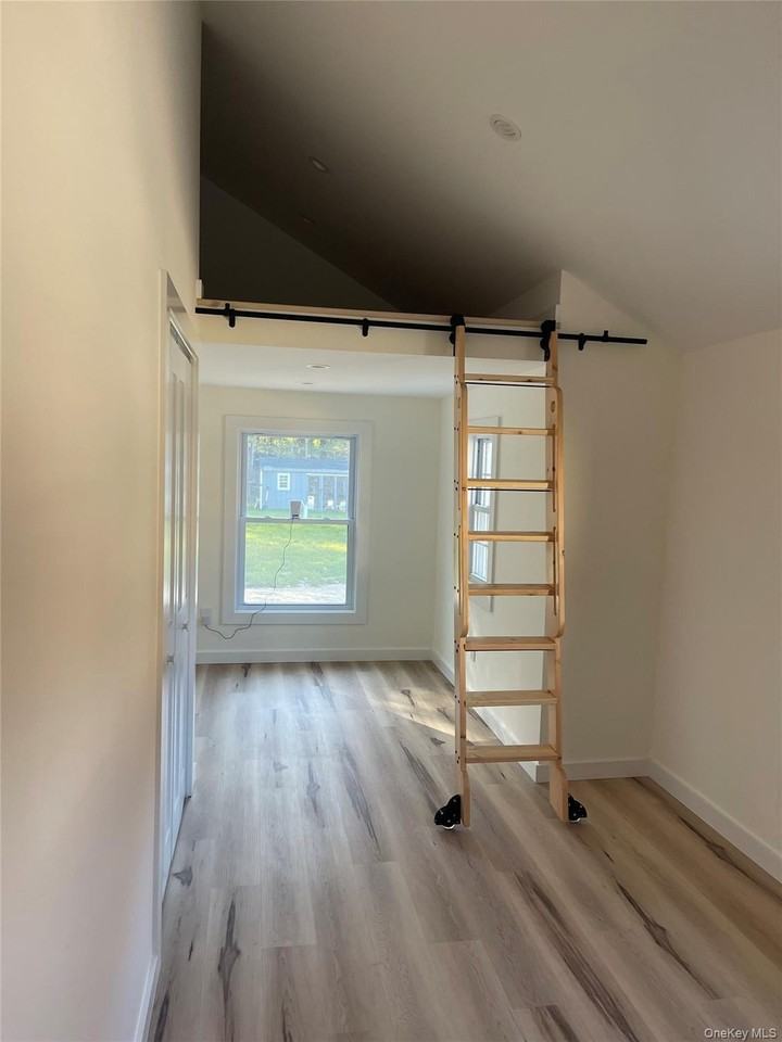 340 Main Street - Photo 6 of 10