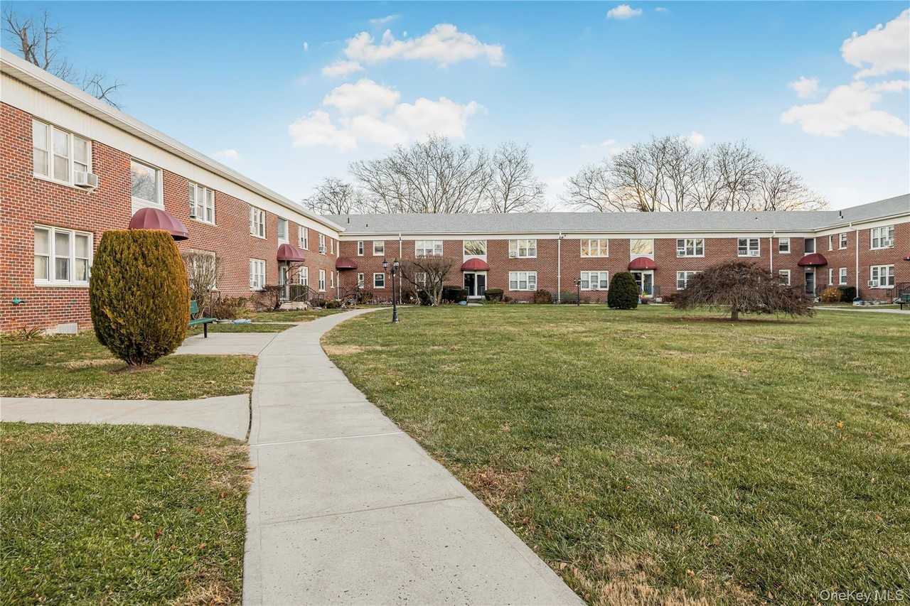 15 Winchester Avenue #1B - Photo 3 of 9