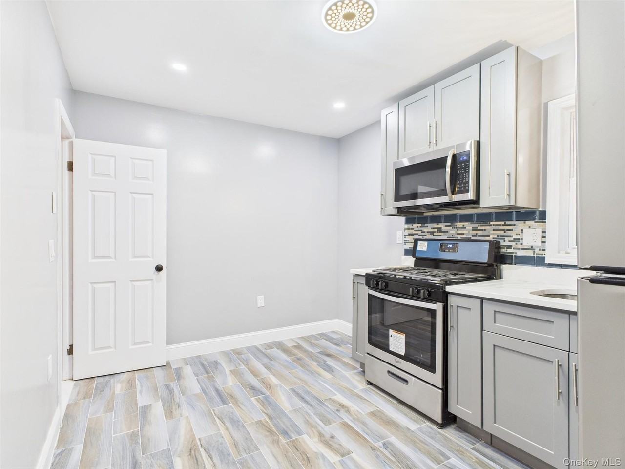 2516 Curtis St 2nd Fl #2ndFL - Photo 5 of 9