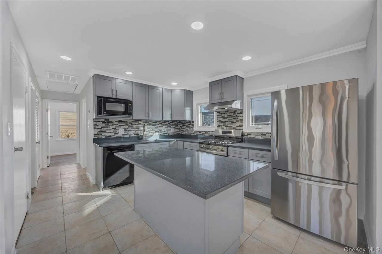 170 5th Street - Photo 4 of 18