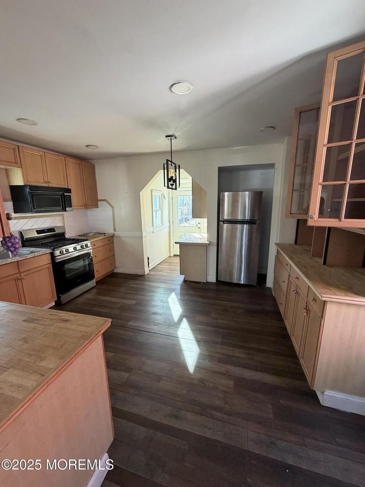 1310 10th Avenue - Photo 5 of 5