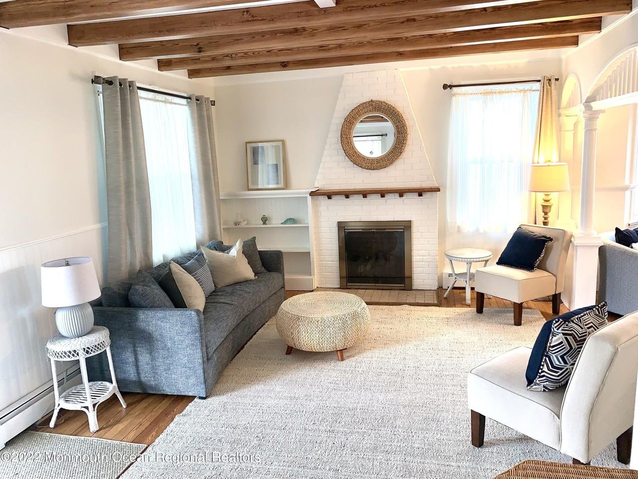 209 4th Avenue - Photo 5 of 33