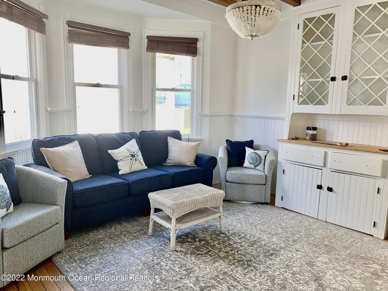 209 4th Avenue - Photo 7 of 33