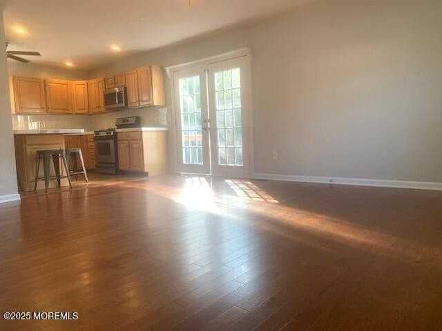 1560 Whittier Avenue - Photo 2 of 19