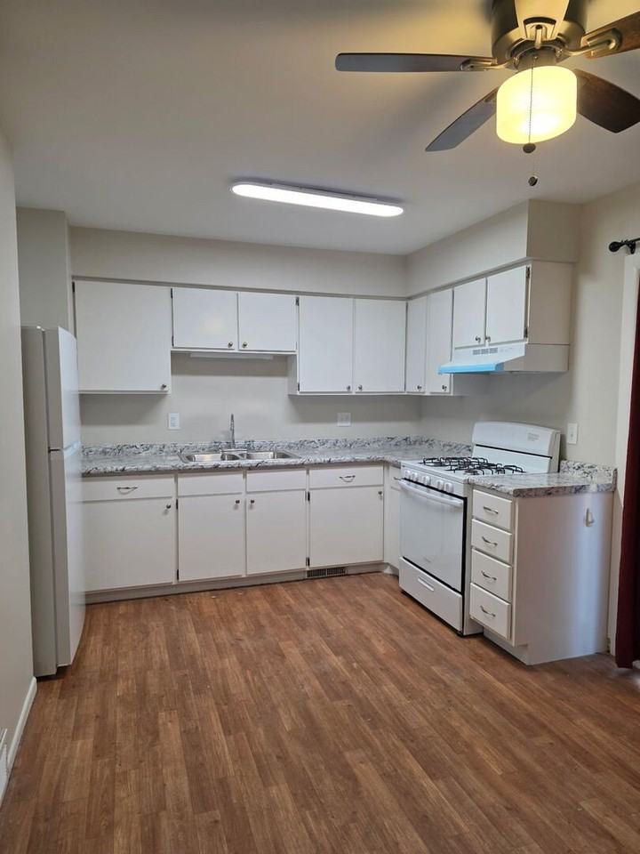 668 Anita Avenue - Photo 4 of 11