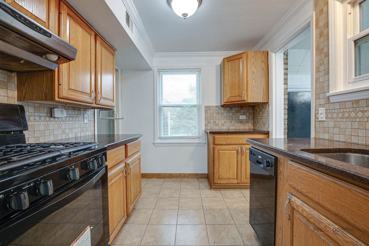 2135 Miraflores Avenue - Photo 6 of 28