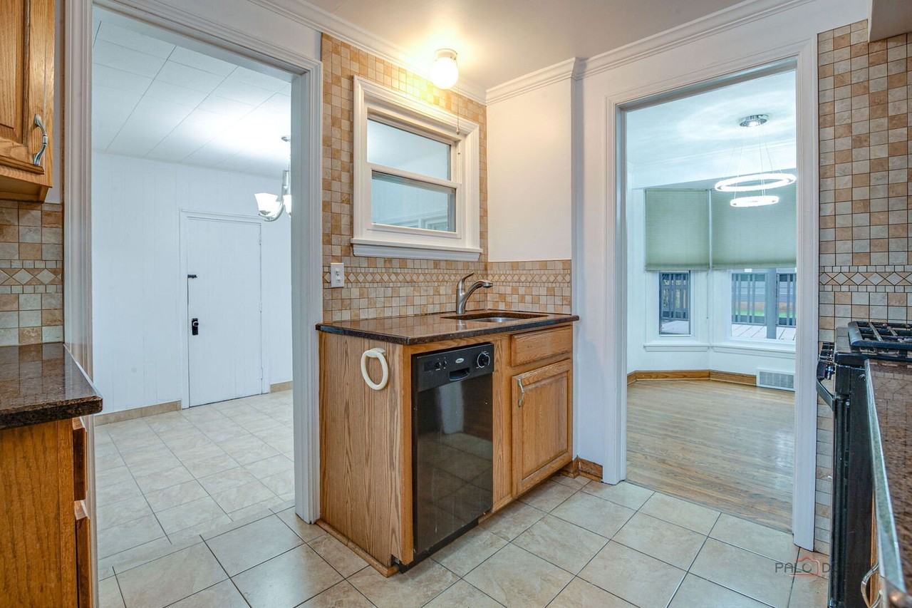 2135 Miraflores Avenue - Photo 7 of 28