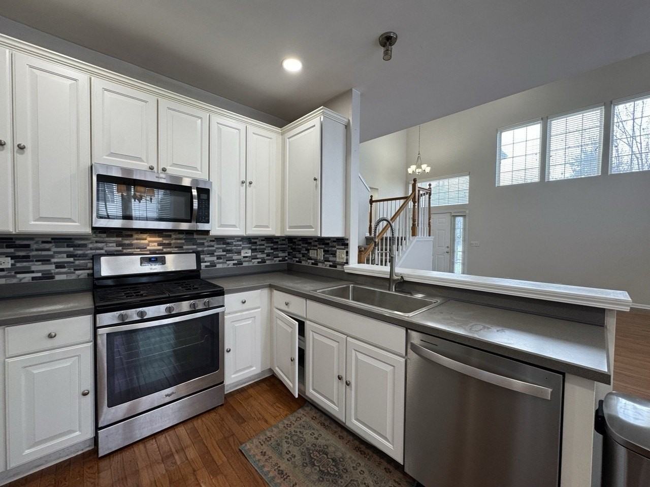 3029 Peachtree Circle - Photo 5 of 19