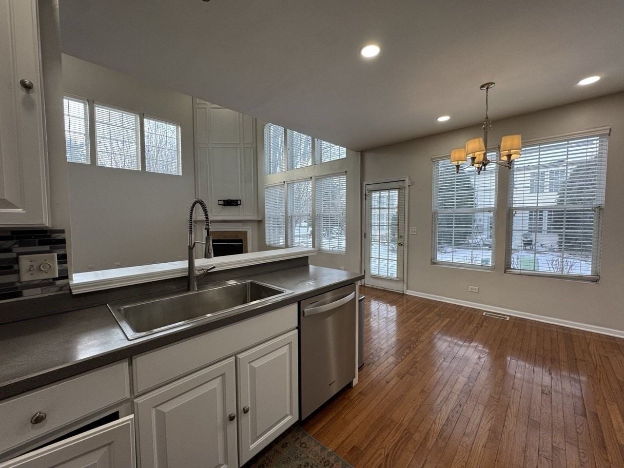 3029 Peachtree Circle - Photo 7 of 19