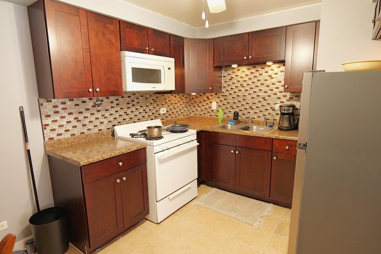 10811 Lloyd Drive #3 - Photo 3 of 8