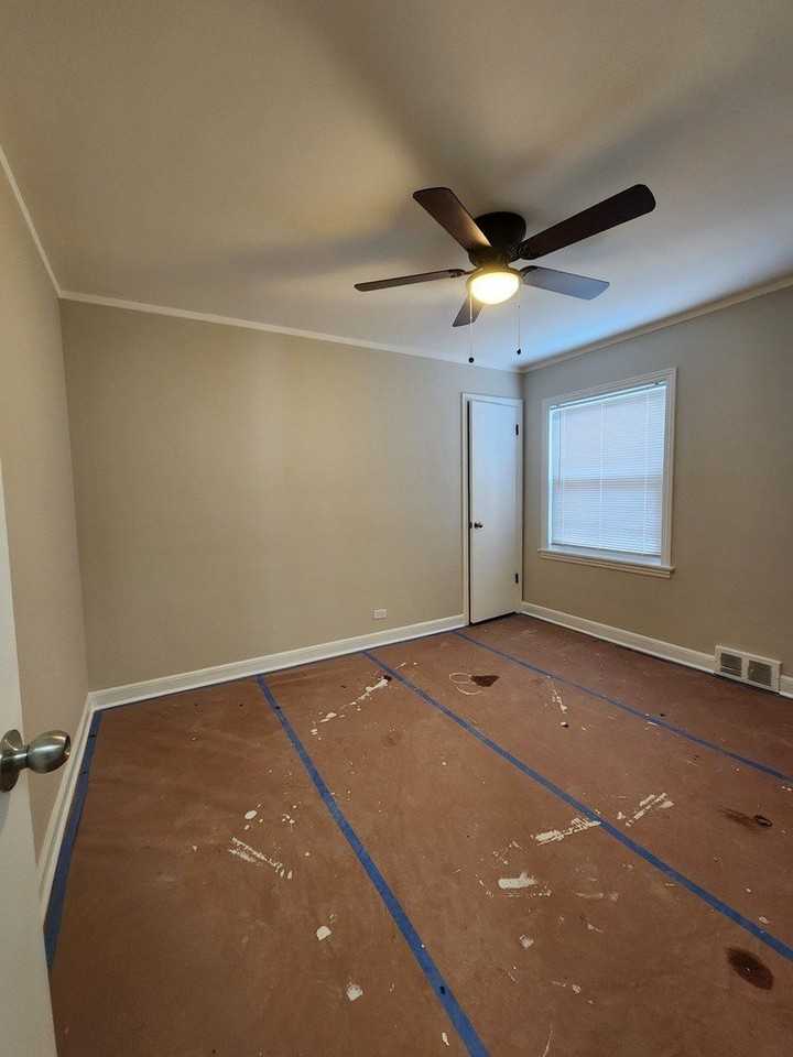 10104 South Prairie Avenue - Photo 4 of 7