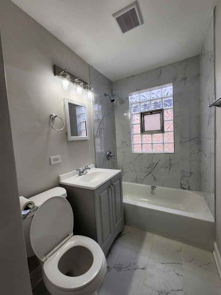 10104 South Prairie Avenue - Photo 6 of 7