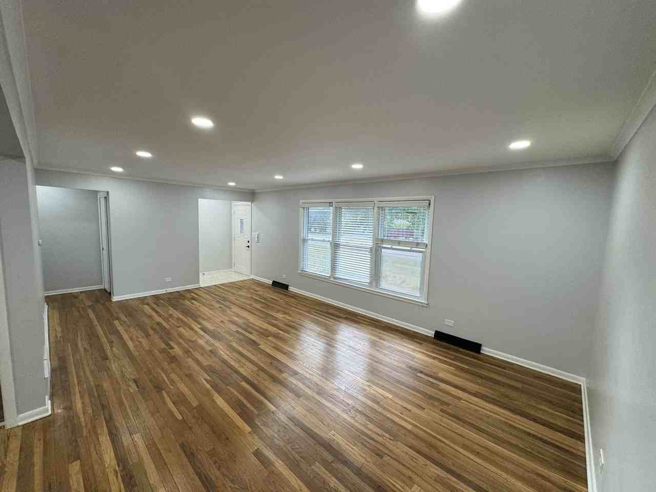 1136 Laurel Lane - Photo 4 of 17