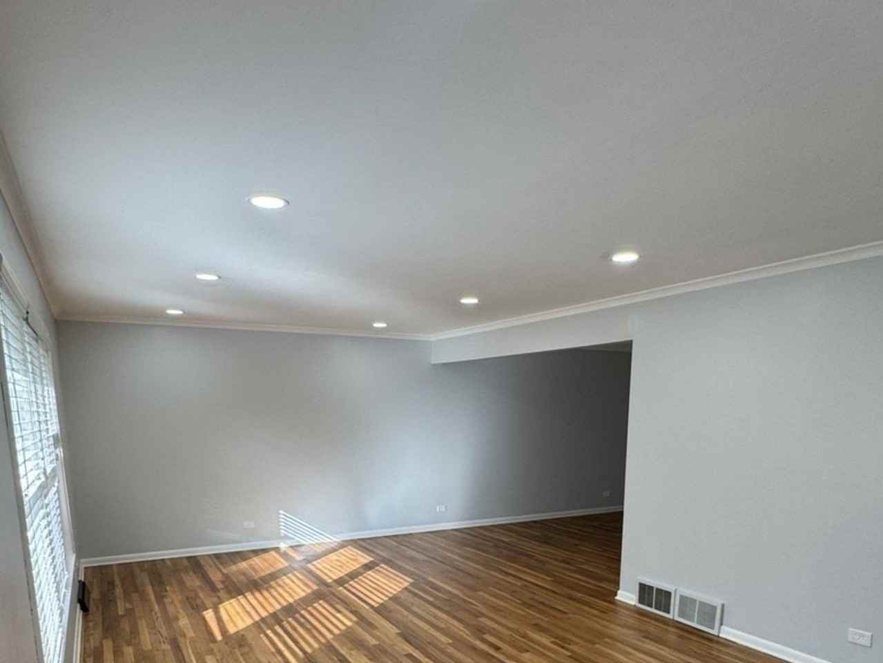 1136 Laurel Lane - Photo 5 of 17