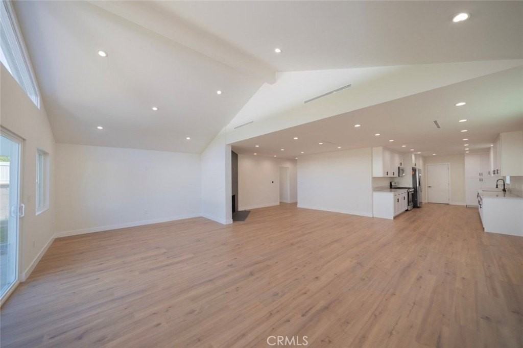 14727 Leadwell Street - Photo 2 of 12