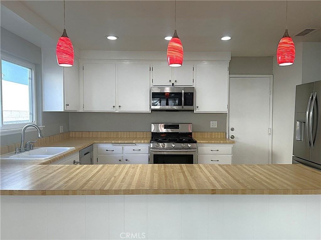 15712 Rolling Ridge Dr - Photo 4 of 24