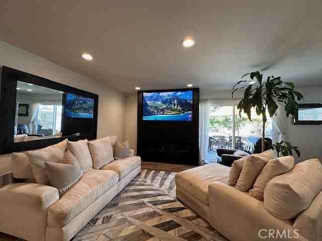 8091 Valencia Drive - Photo 5 of 19