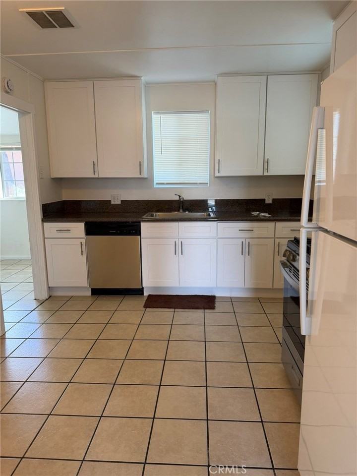 44527 Date Avenue - Photo 7 of 22