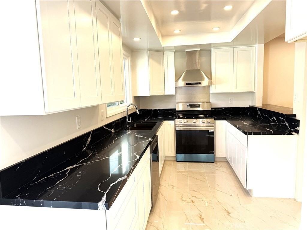 3650 Hackett Avenue - Photo 4 of 21