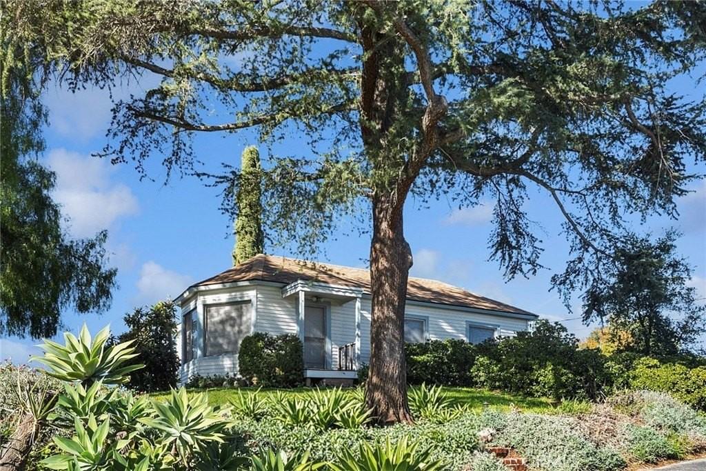 1473 Vista Del Valle Way - Photo 2 of 18