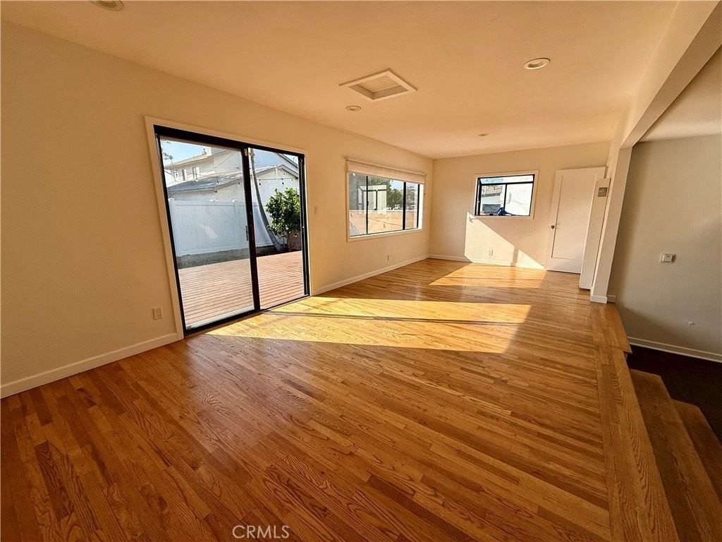 14621 Fonthill Avenue - Photo 7 of 25