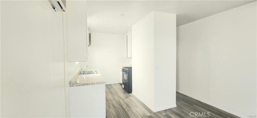 2131 North Lincoln Street #B - Photo 3 of 7