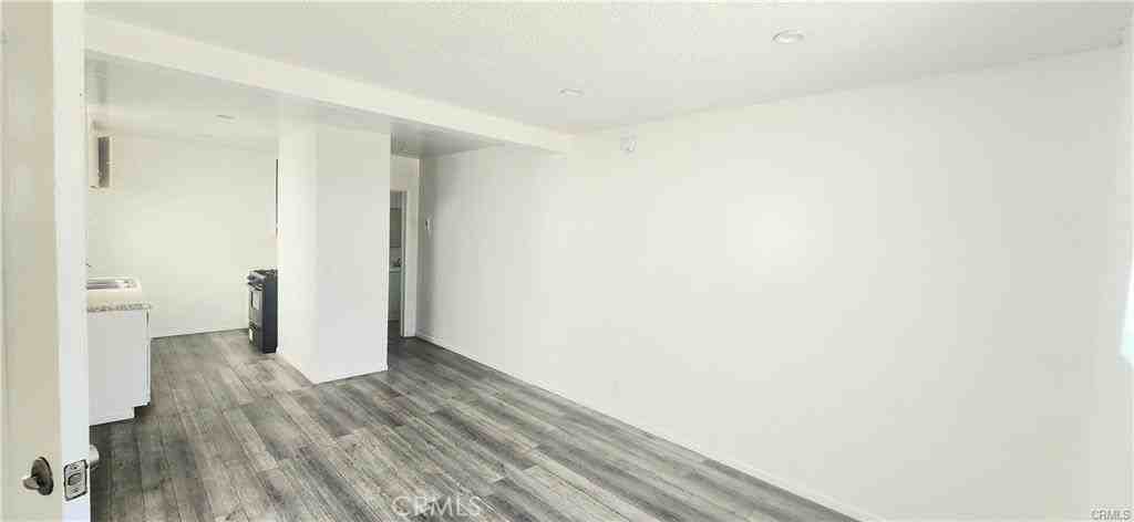 2131 North Lincoln Street #B - Photo 6 of 7