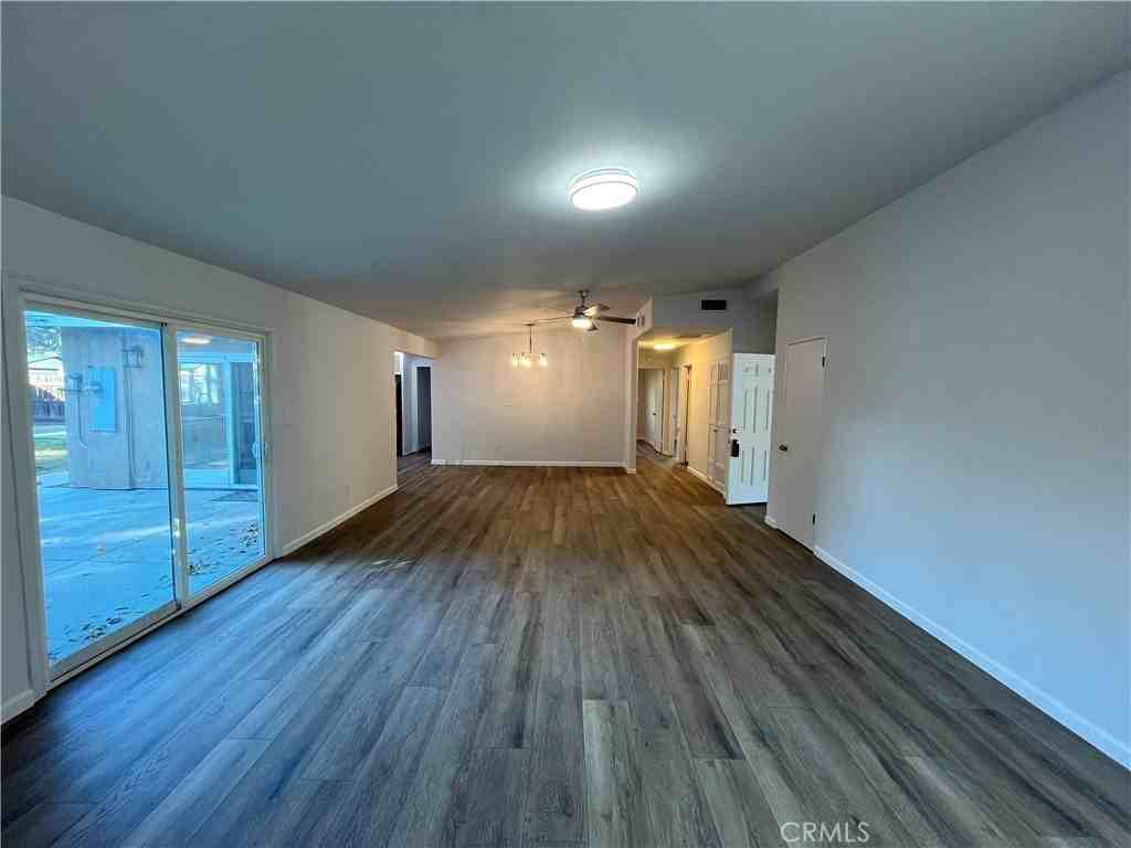 18708 Keswick St - Photo 3 of 17