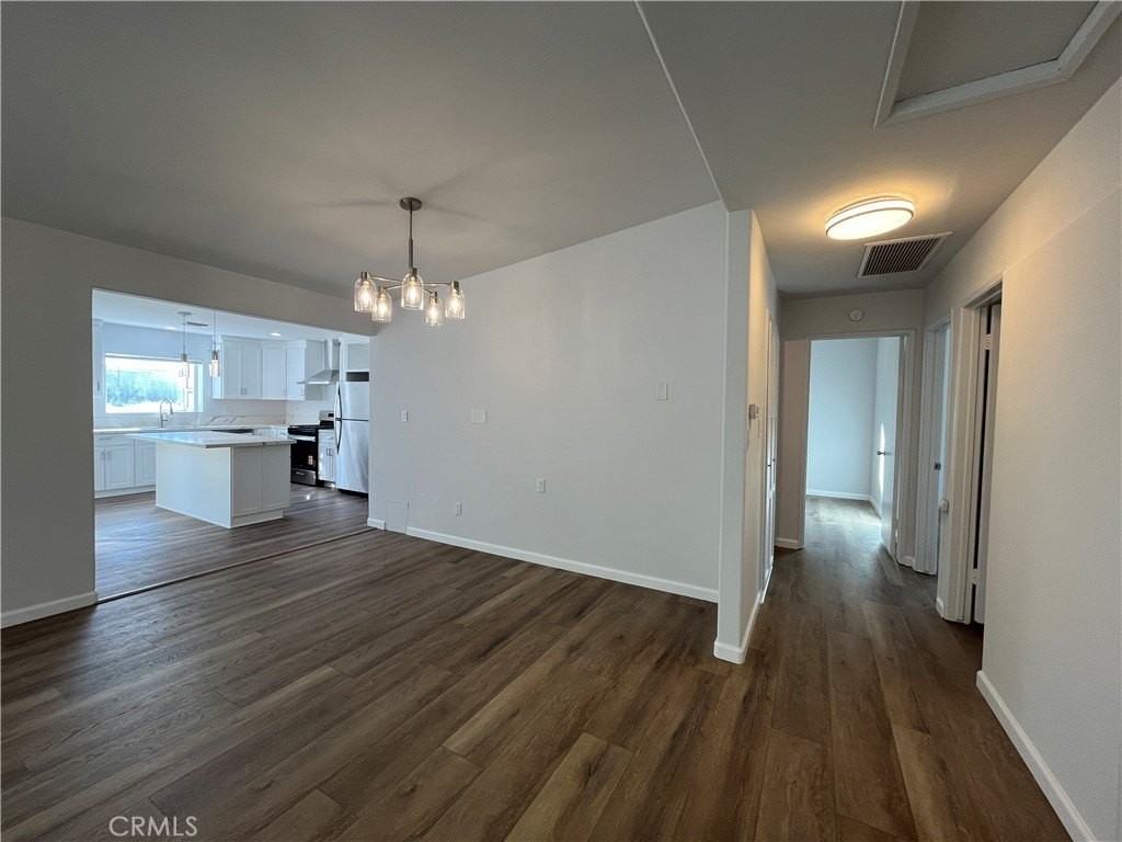 18708 Keswick St - Photo 4 of 17