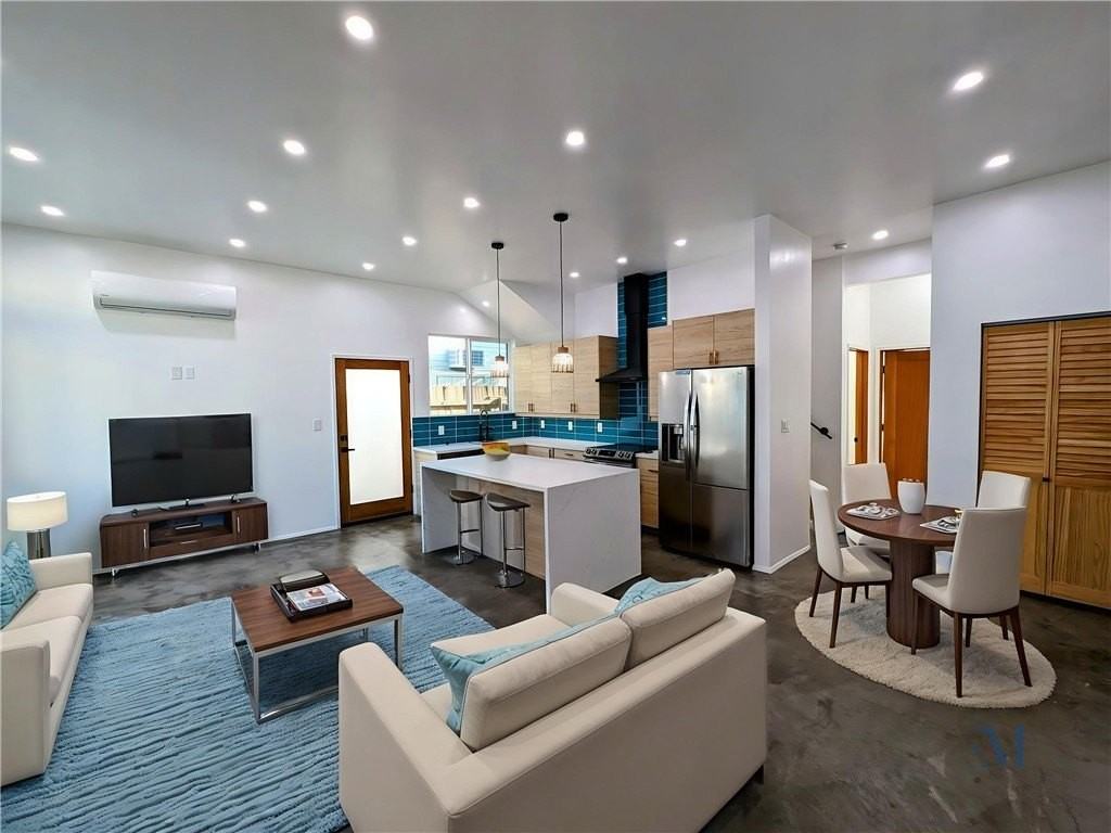 720 San Pascual Avenue - Photo 4 of 20