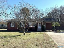 featured image of 712 Marion Dr