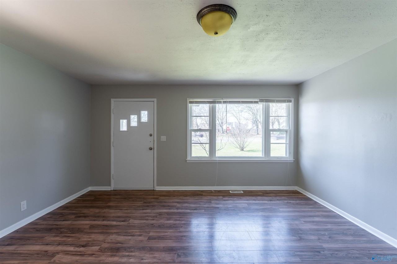 712 Marion Dr - Photo 2 of 30