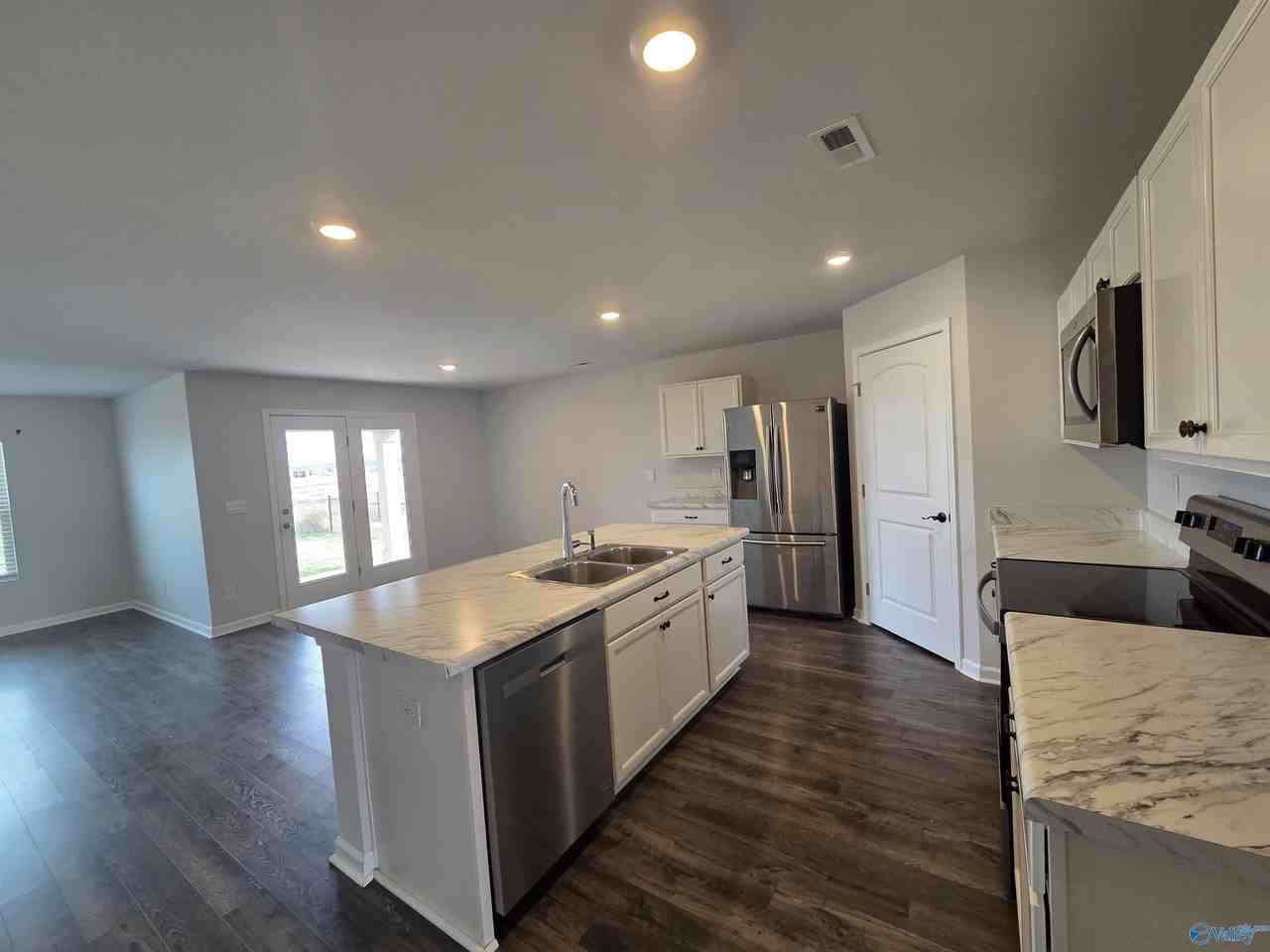 147 Tobin Ln - Photo 3 of 14