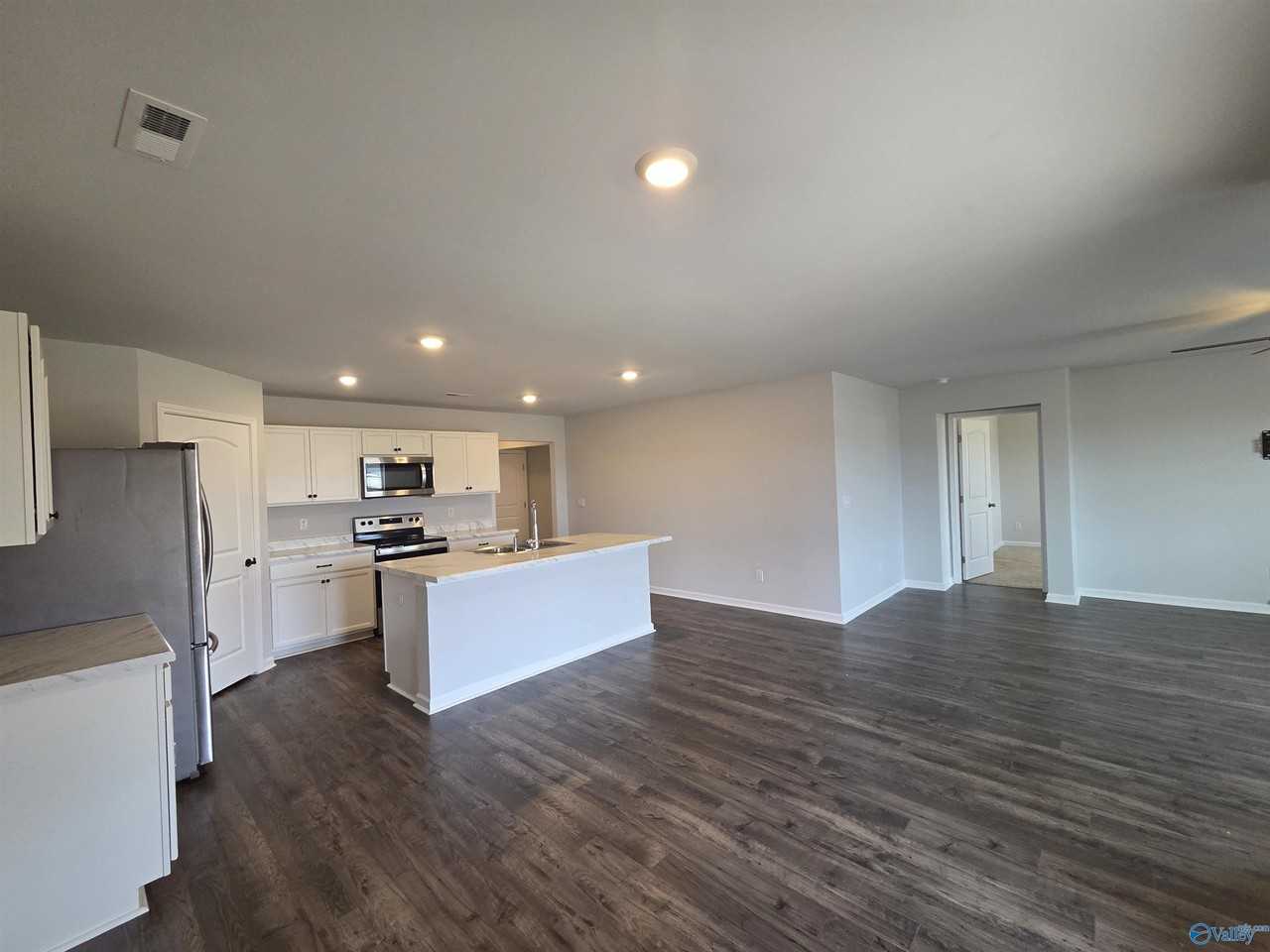 147 Tobin Ln - Photo 4 of 14