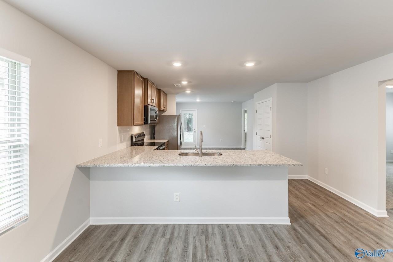 14764 Ravenel Dr - Photo 6 of 34