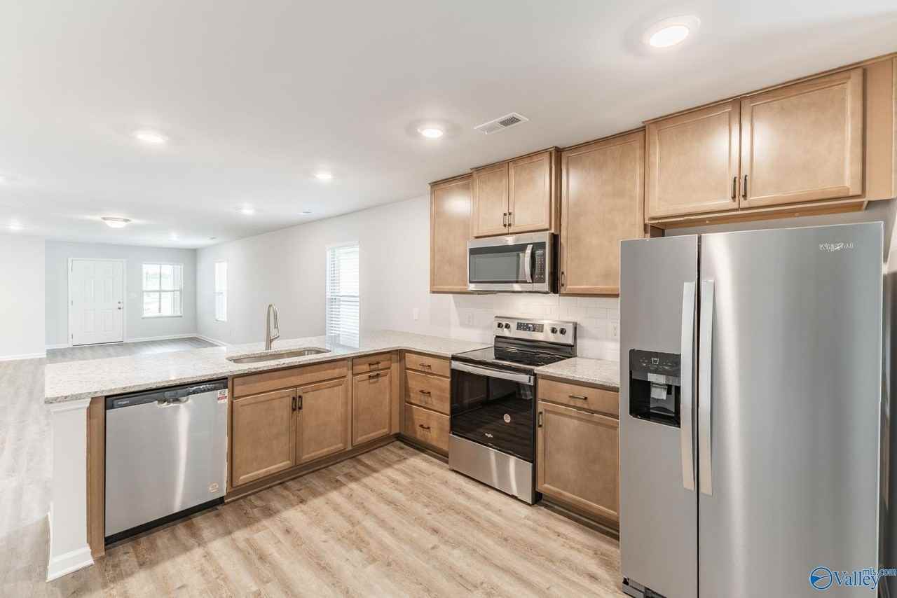 14764 Ravenel Dr - Photo 7 of 34