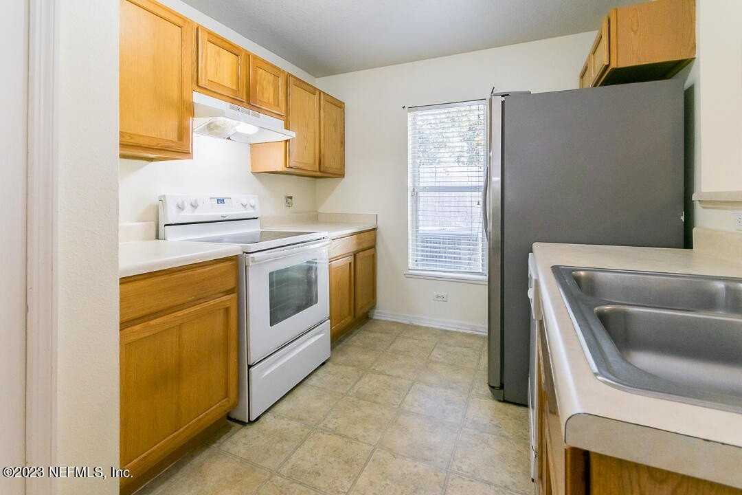 10550 Autumn Trace Road - Photo 2 of 28